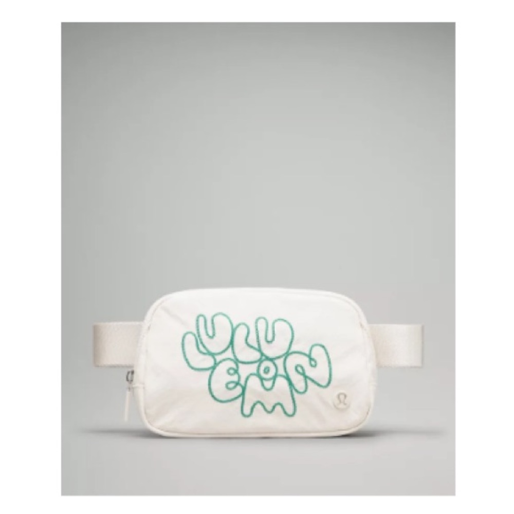 lululemon athletica Everywhere Belt Bag